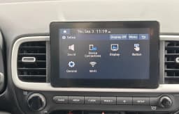 Hyundai Venue SEL FWD 2026 — side view