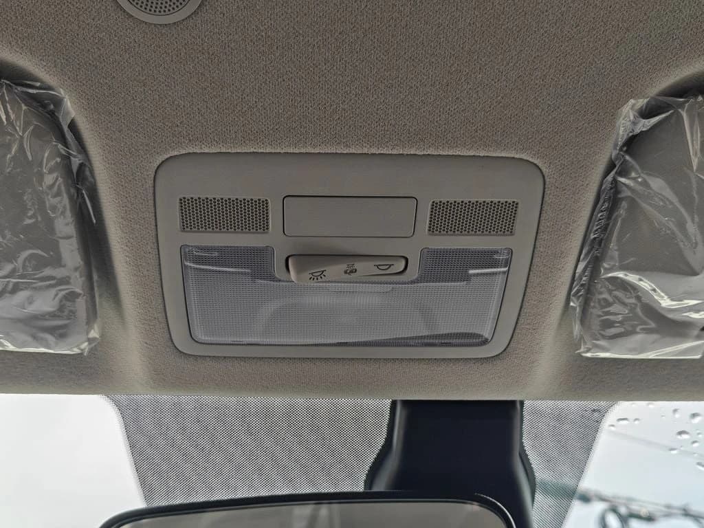 Hyundai Venue SEL FWD 2026 — side view