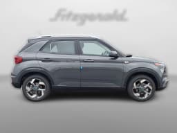 Hyundai Venue SEL FWD 2026 — side view
