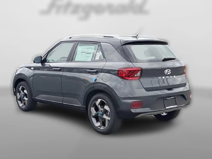 Hyundai Venue SEL FWD 2026 — side view