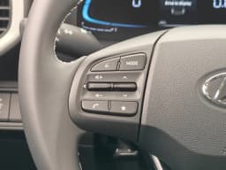 Hyundai Venue SEL FWD 2026 — side view