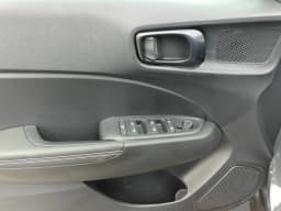 Hyundai Venue SEL FWD 2026 — side view