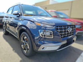 Hyundai Venue SEL FWD w/Two-Tone Roof