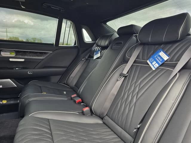 Genesis G90 3.5T e-SC AWD 2026 — side view