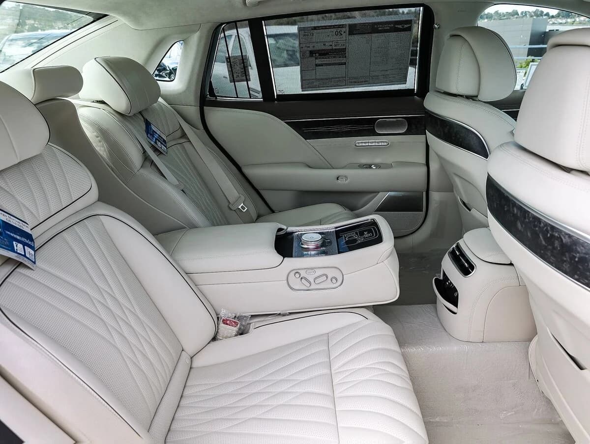 Genesis G90 3.5T e-SC AWD 2026 — side view