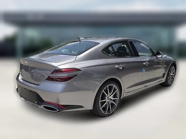 Genesis G70 2.5T RWD 2026 — side view