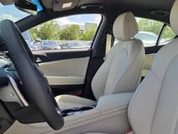 Genesis G70 2.5T RWD 2026 — side view