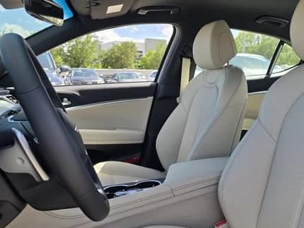 Genesis G70 2.5T RWD 2026 — side view