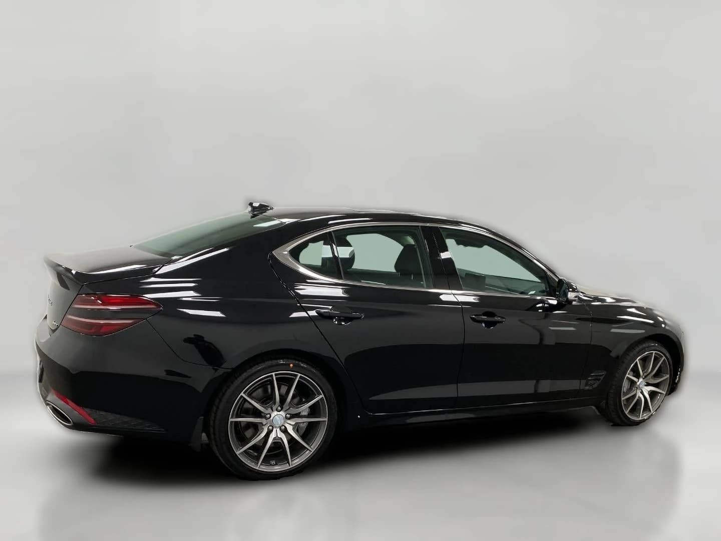 Genesis G70 2.5T Prestige AWD 2026 — side view
