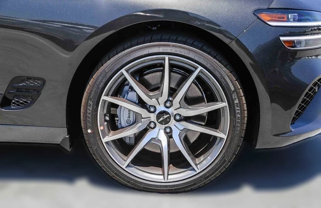 Genesis G70 2.5T Prestige AWD 2026 — side view