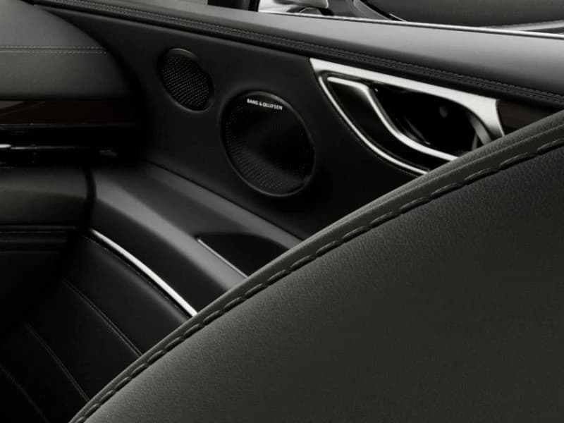 Genesis GV80 2.5T Advanced AWD 2026 — side view