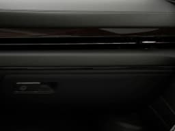 Genesis GV80 2.5T Advanced AWD 2026 — side view