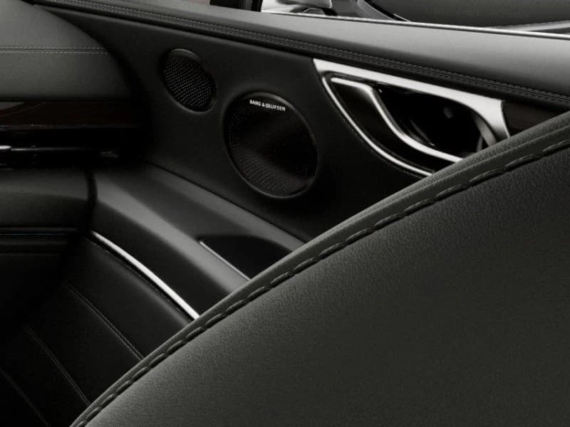 Genesis GV80 2.5T Advanced AWD 2026 — side view