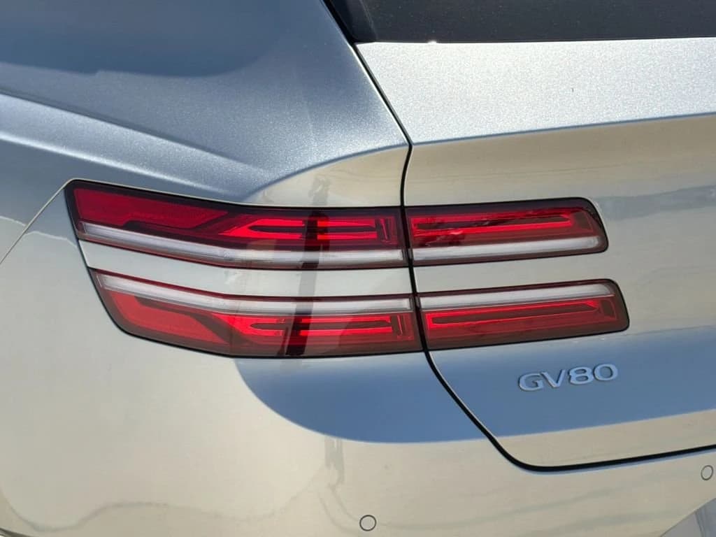 Genesis GV80 2.5T RWD 2026 — side view
