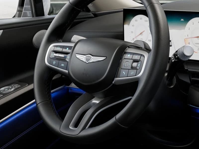 Genesis GV80 2.5T RWD 2027 — side view