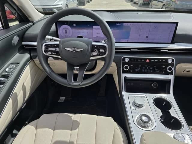 Genesis GV80 2.5T RWD 2027 — side view