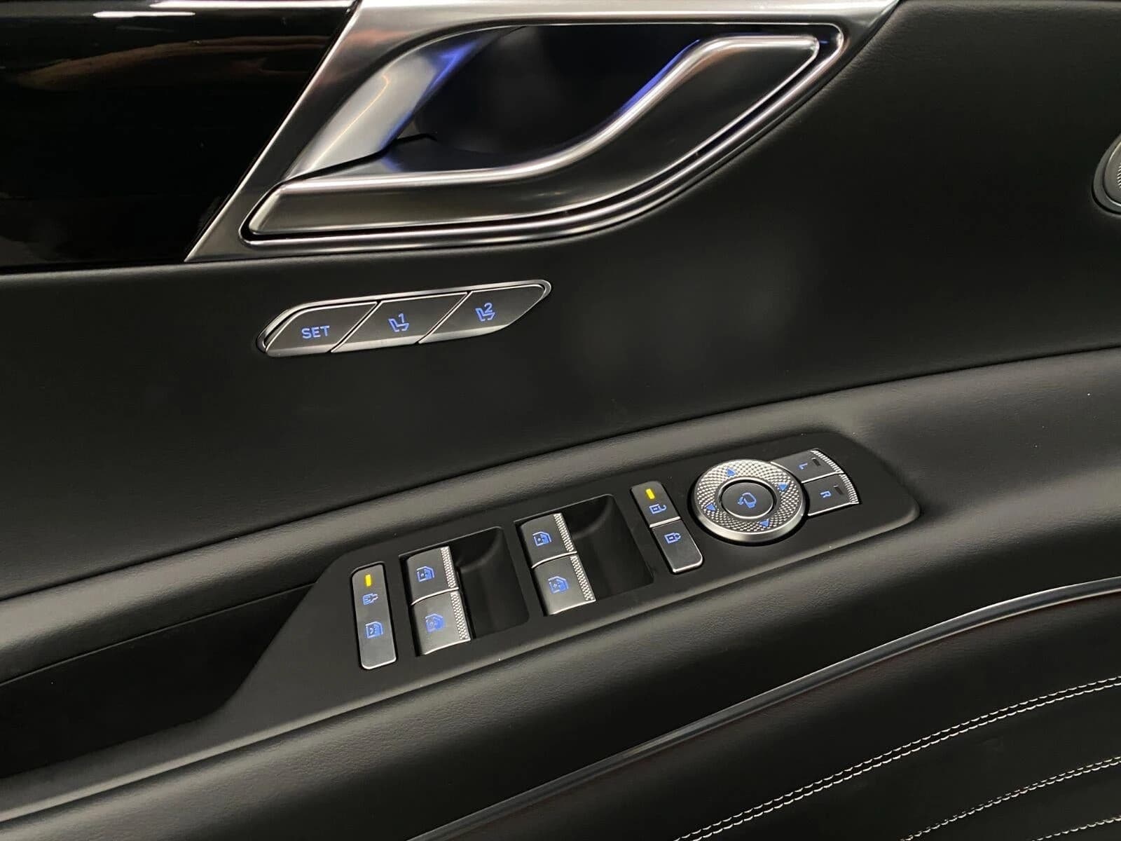 Genesis GV80 2.5T AWD 2027 — side view
