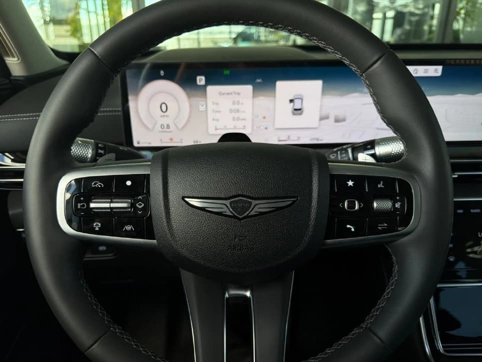 Genesis GV80 2.5T 2.5T AWD 2026 — side view