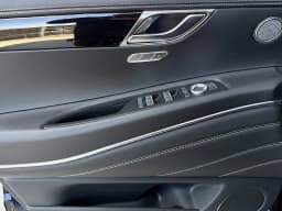 Genesis GV80 2.5T AWD 2026 — side view