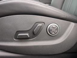 Genesis GV80 2.5T Select AWD 2026 — side view