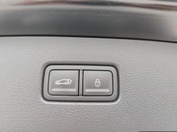 Genesis GV80 2.5T Select AWD 2026 — side view