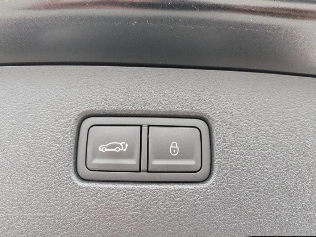 Genesis GV80 2.5T Select AWD 2026 — side view