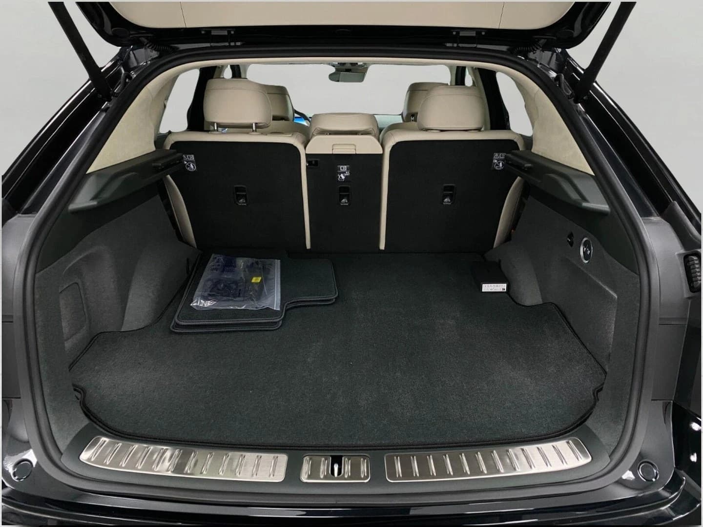 Genesis GV80 Coupe 3.5T e-SC Prestige AWD 2027 — side view