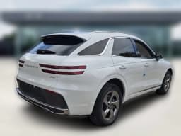 Genesis GV70 2.5T AWD 2027 — side view
