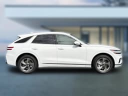 Genesis GV70 2.5T AWD 2027 — side view