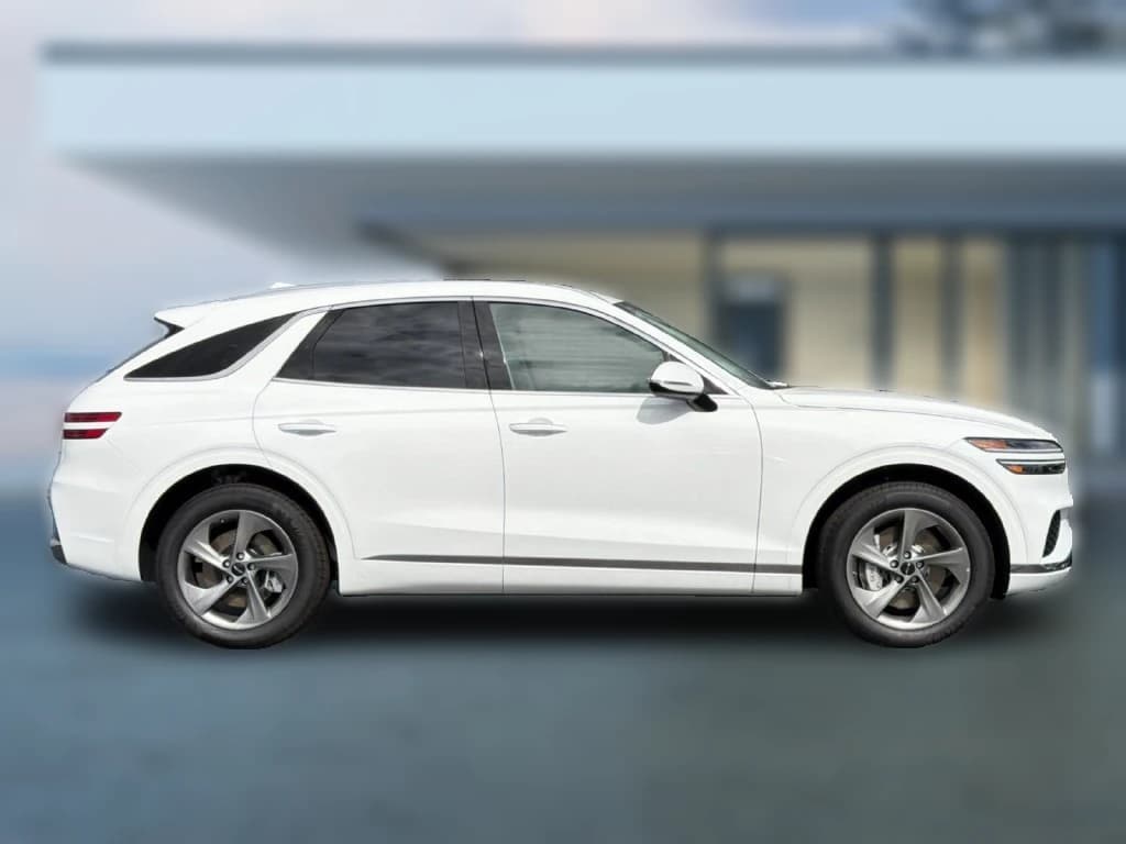 Genesis GV70 2.5T AWD 2027 — side view