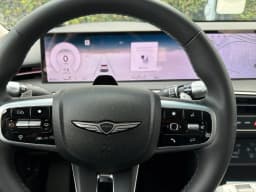 Genesis GV70 2.5T AWD 2027 — side view