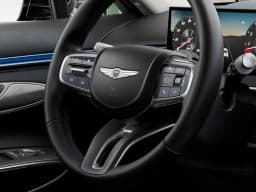 Genesis GV70 2.5T AWD 2027 — side view