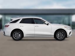 Genesis GV70 2.5T Select AWD 2027 — side view