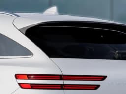 Genesis GV70 2.5T Select AWD 2027 — side view