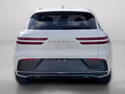 Genesis GV70 2.5T Advanced AWD 2027 — side view
