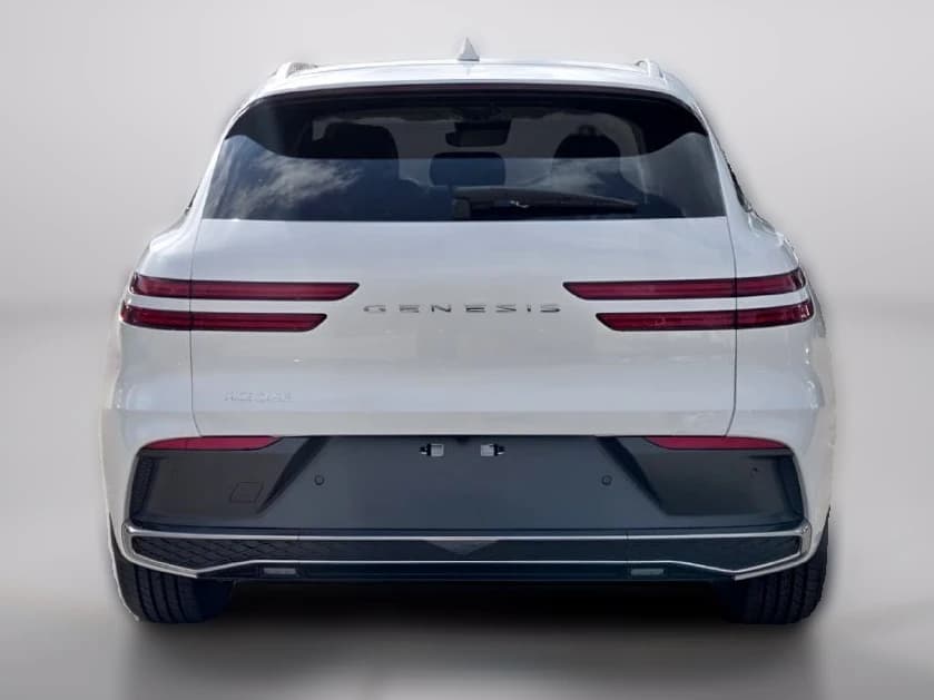 Genesis GV70 2.5T Advanced AWD 2027 — side view