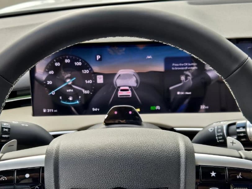 Genesis GV70 2.5T Advanced AWD 2027 — side view