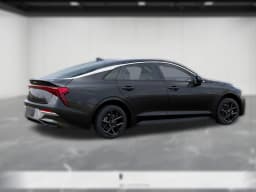 Kia K5 LXS Auto FWD 2026 — side view