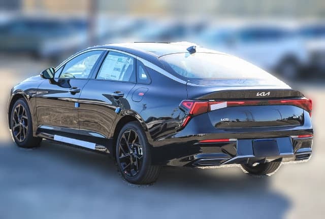 Kia K5 GT-Line Auto FWD 2026 — side view