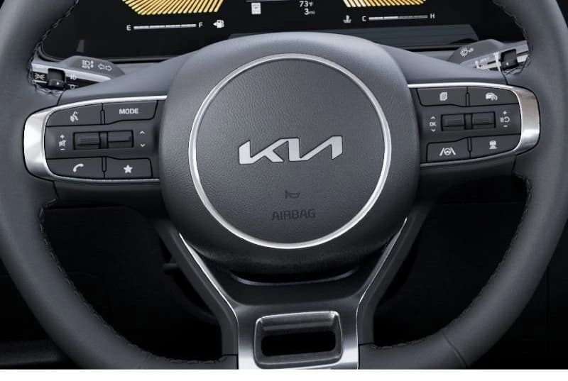 Kia K5 GT-Line Auto FWD 2026 — side view