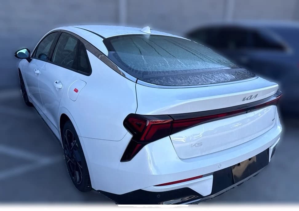 Kia K5 GT-Line Auto FWD 2026 — side view