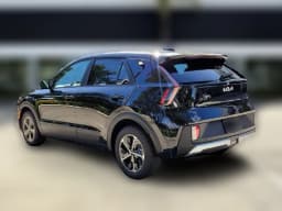Kia Niro LX FWD 2027 — side view
