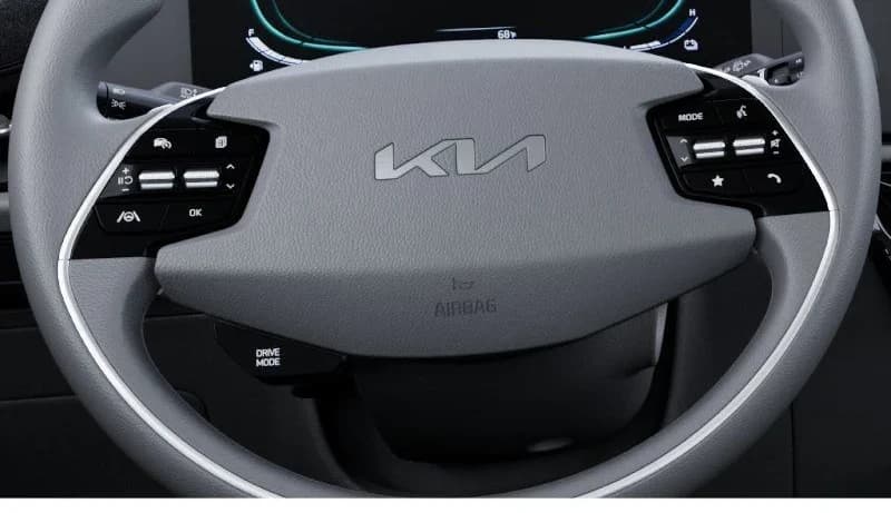 Kia Niro LX FWD 2026 — side view