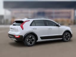 Kia Niro EV Wind FWD 2026 — side view