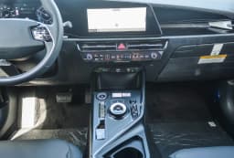 Kia Niro EV Wind FWD 2026 — side view
