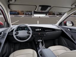 Kia Niro EX FWD 2026 — side view