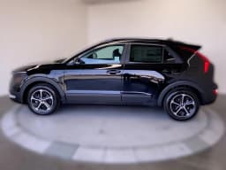 Kia Niro EX FWD 2026 — side view