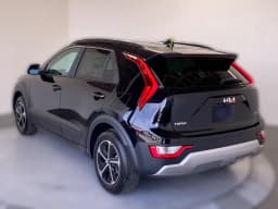 Kia Niro EX FWD 2026 — side view