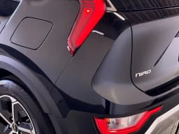Kia Niro EX FWD 2026 — side view