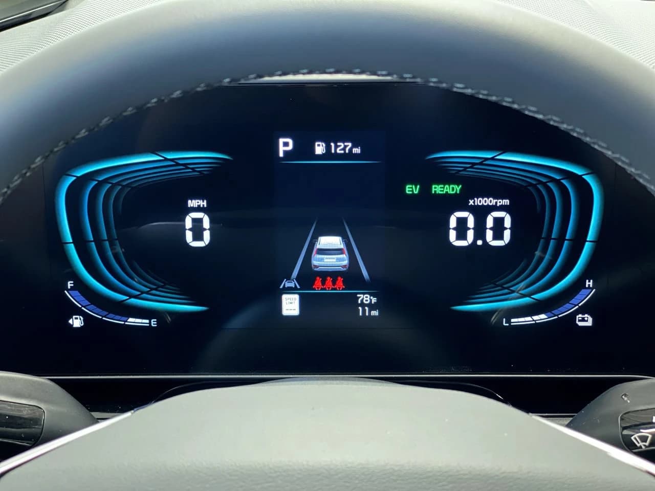 Kia Niro EX FWD 2026 — side view